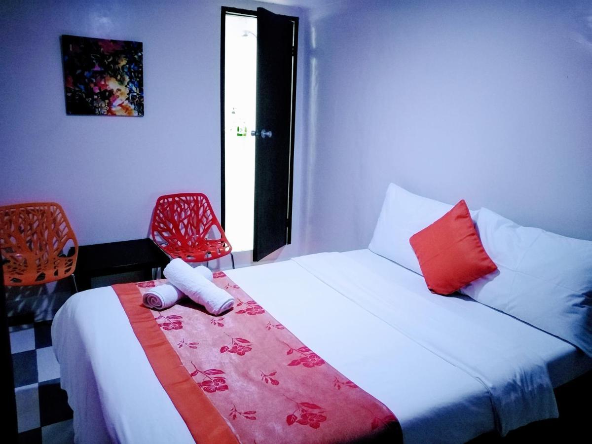 Halfway House Hostel Mactan Cebu Airport Lapu-Lapu City Eksteriør bilde