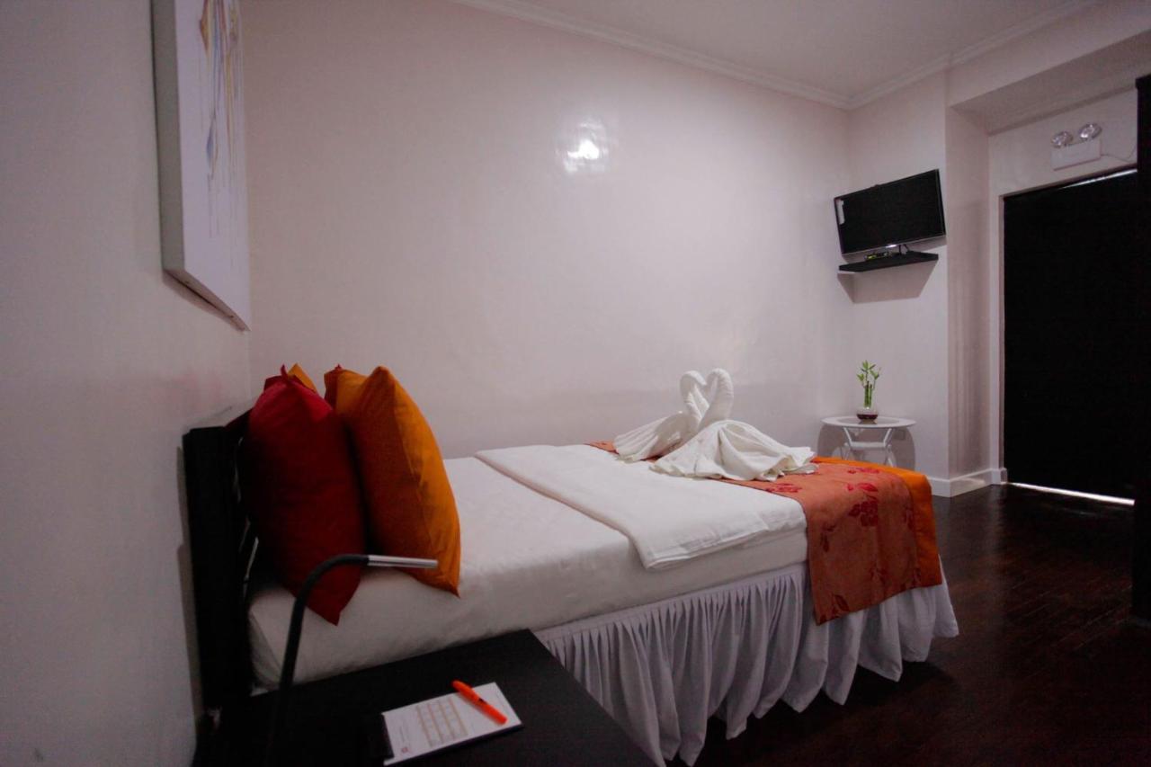 Halfway House Hostel Mactan Cebu Airport Lapu-Lapu City Eksteriør bilde