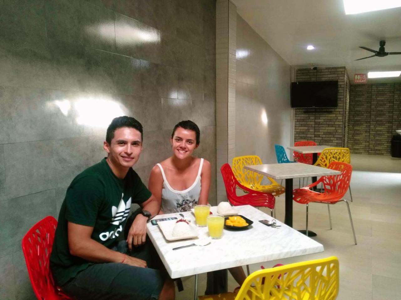 Halfway House Hostel Mactan Cebu Airport Lapu-Lapu City Eksteriør bilde
